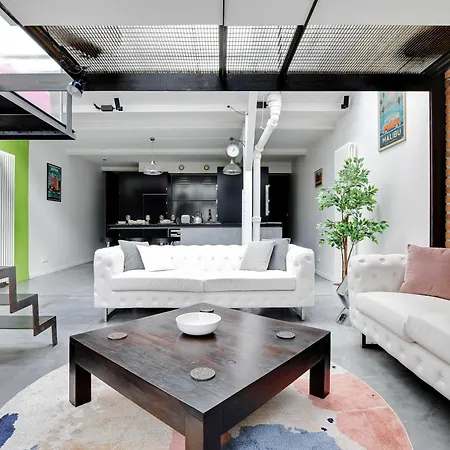 Somptuous Terrace-3br-6pcenter Of