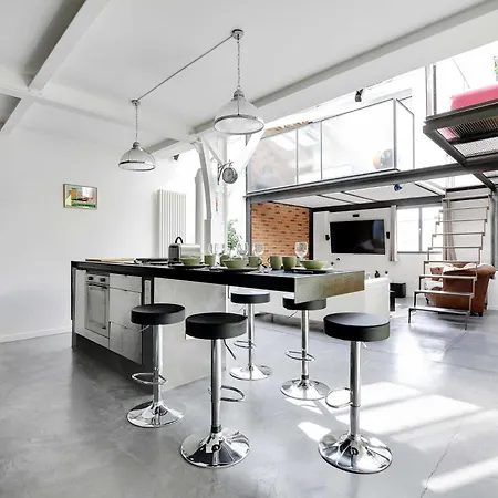 Somptuous Terrace-3br-6pcenter Of