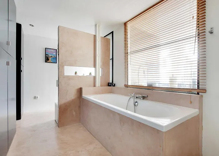 Somptuous Terrace-3br-6pcenter Of *